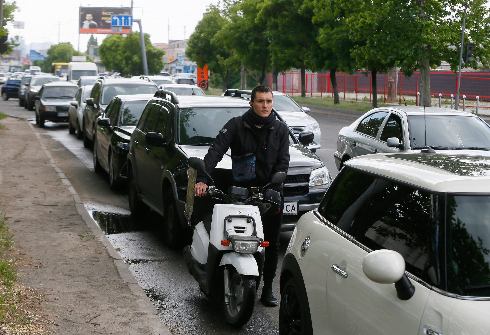 Паника есть, дефицита нет. Как работают АЗС в Киеве и есть ли ограничения на топливо